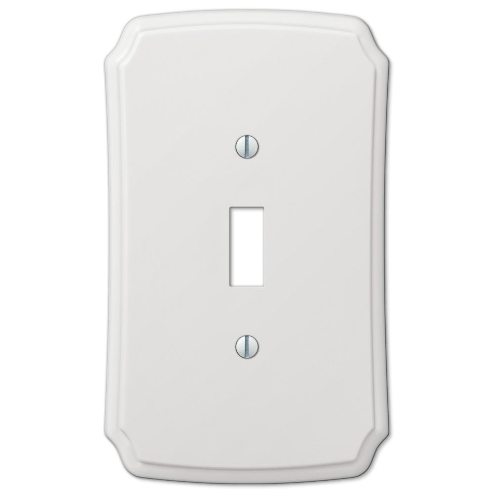 classic white light switch wallplate 
 featuring a smooth finish and ellipse siding.